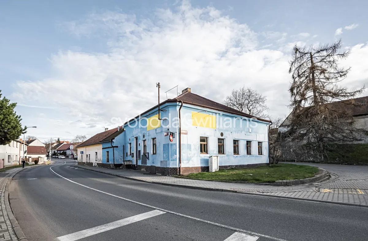 Prodej kanceláře 695 m²